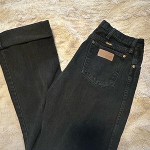 Brown tag Wrangler Men's Black Straight Jeans